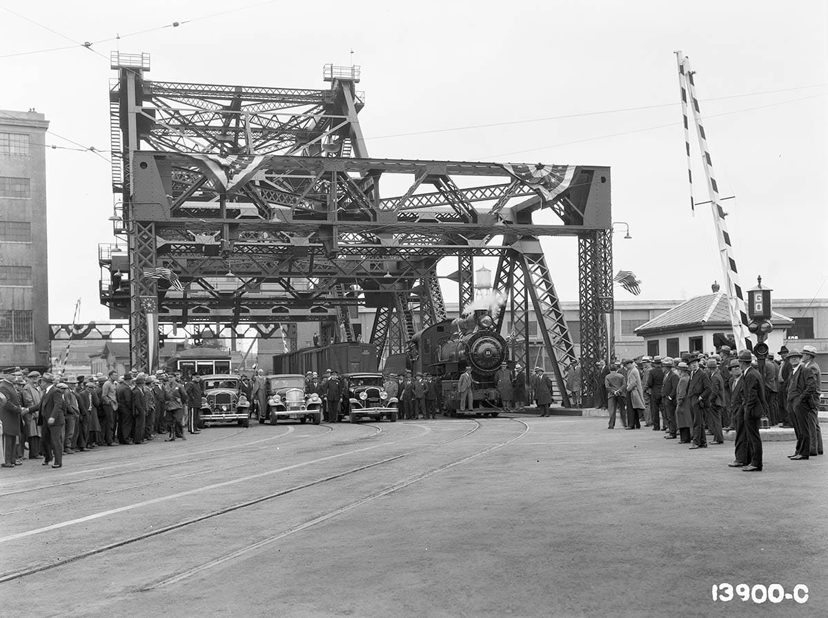 3rd Street Bridge opening in 1933.