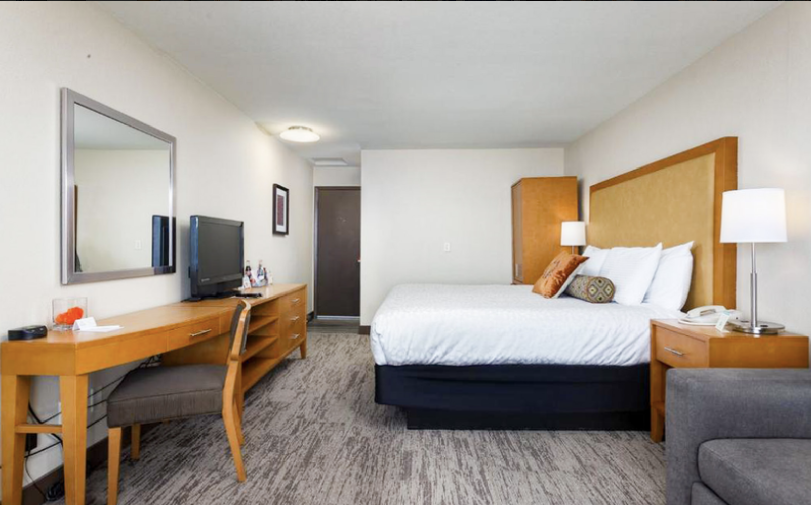 The Coho Oceanfront Lodge accessible room