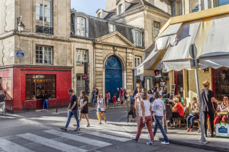 Le Marais neighborhood in Paris. Accessible tour.