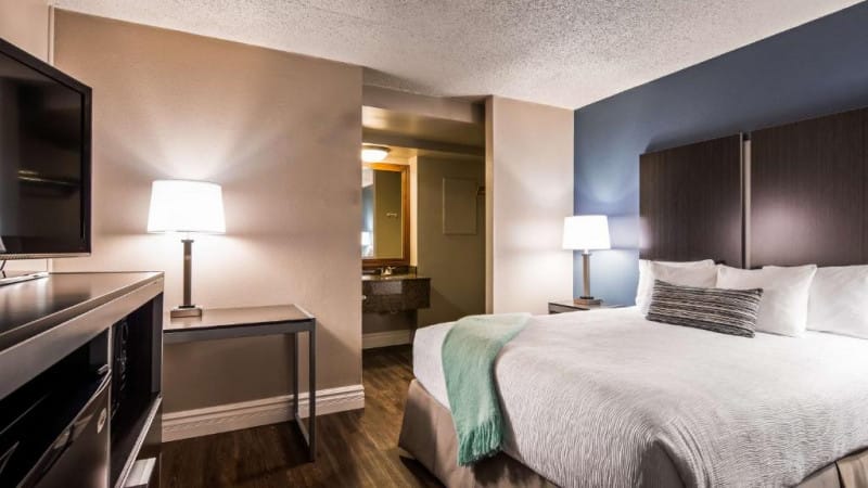 Accessible bedroom at the Best Western Pier Point Inn in Florence, Oregon