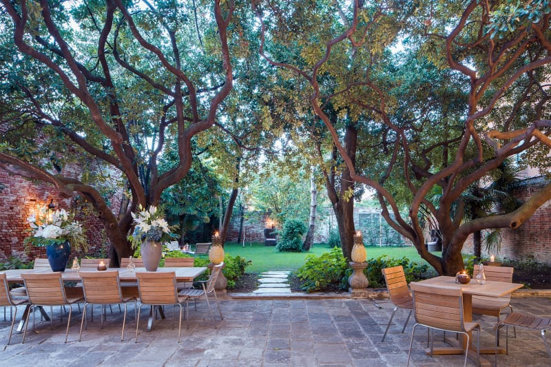 Hotel Heureka is a wheelchair accessible hotel in Venice, Italy