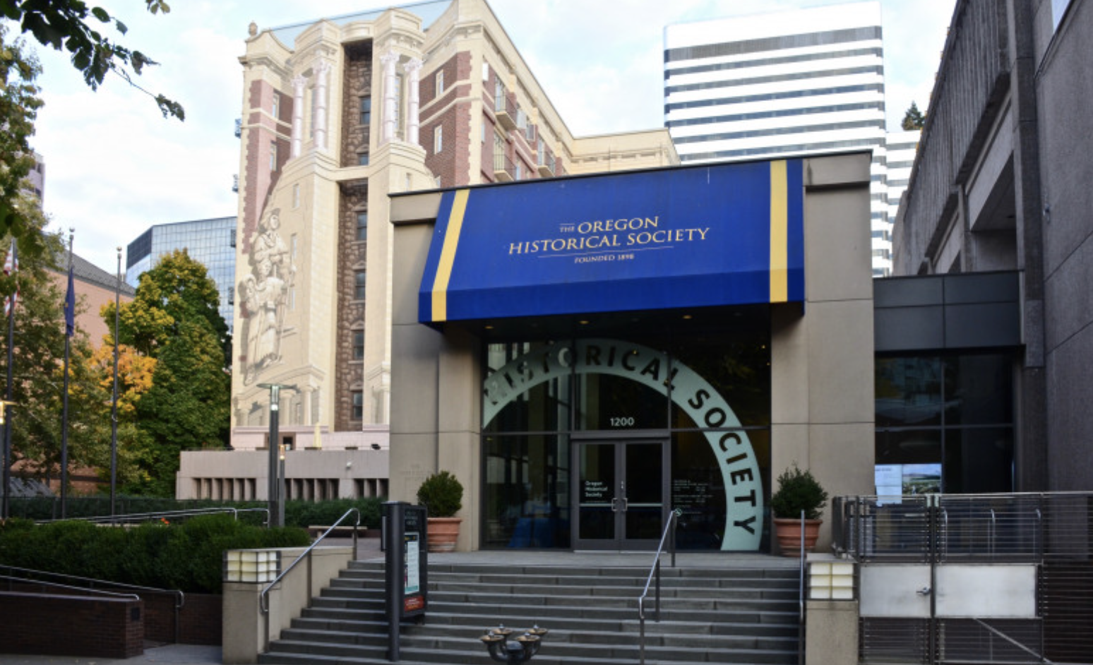 Entrance to Oregon Historical Society