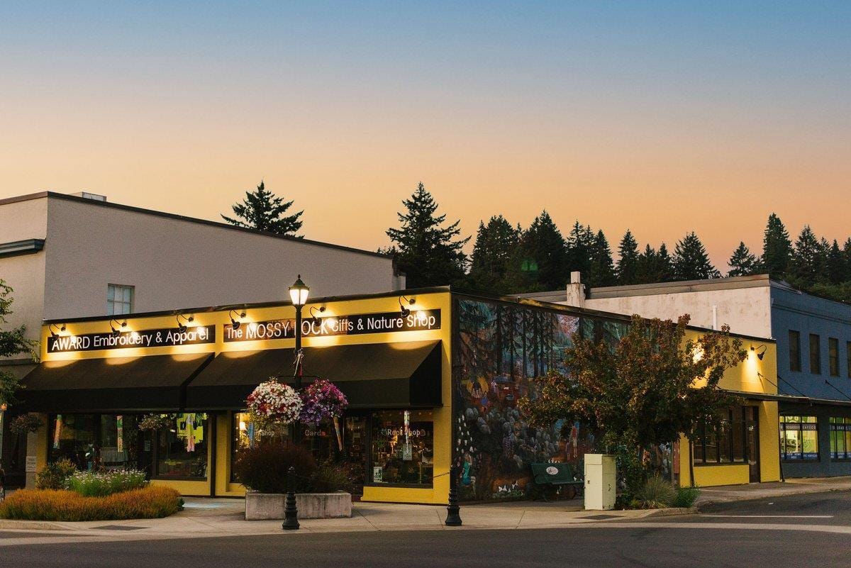 Sunset over Mossy Rock Gift Shop in Mt. Hood