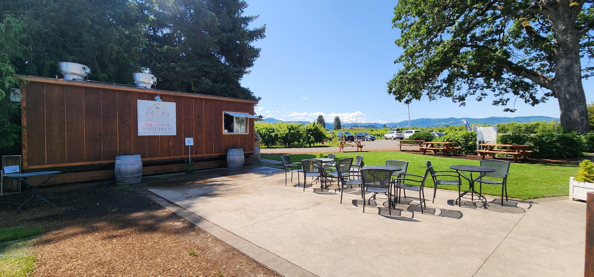 Outdoor patio at The Gorge White House in Hood River, OR