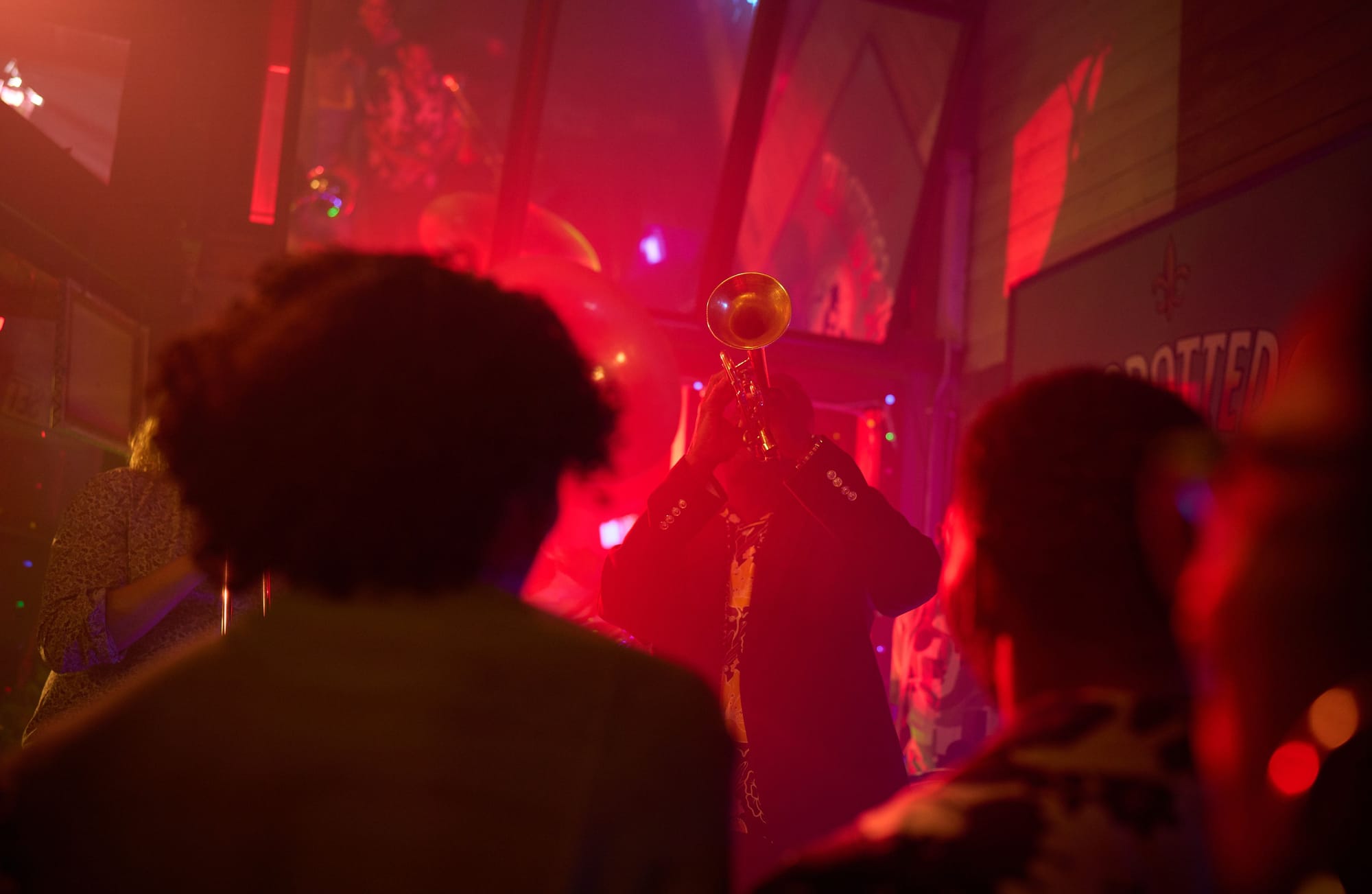 Man playing trumpet in New Orleans