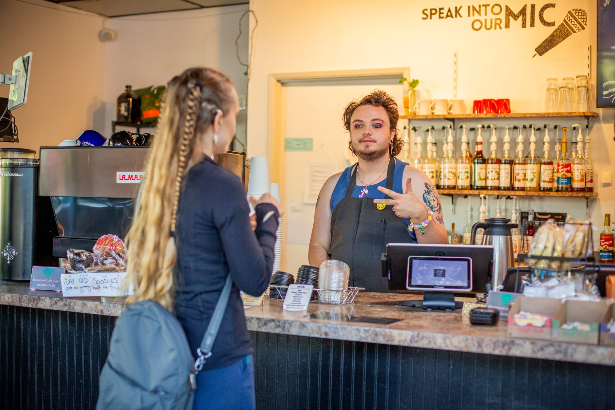 Lady ordering at a cafe in Portland
