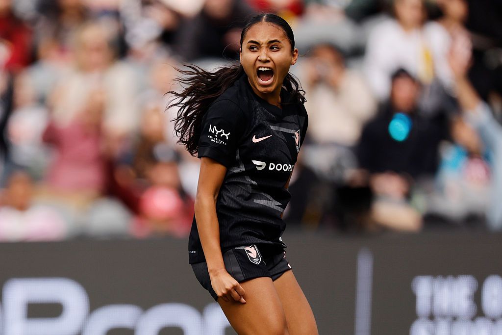 Alyssa Thompson lands in London.