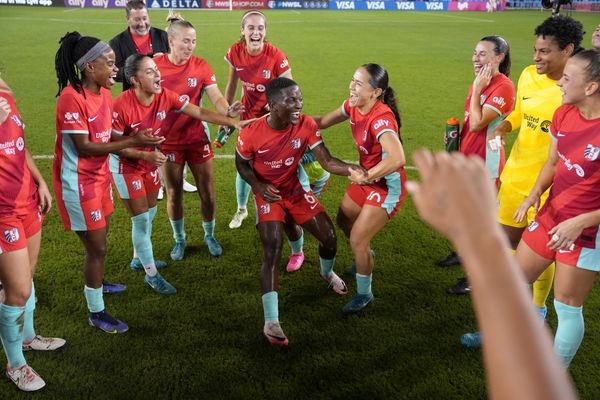 Temwa Chawinga writes NWSL history with record breaking goal.