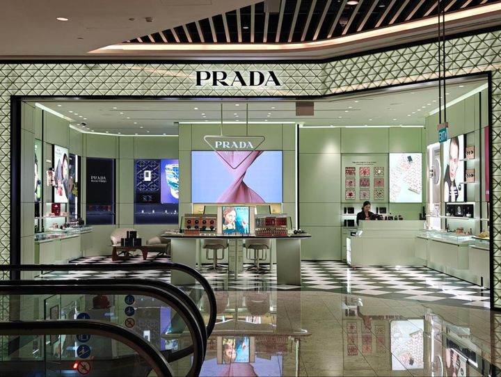 Prada: A new marketing cycle