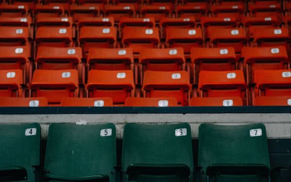 Lefsetz still throwing cheap shots from the cheap seats