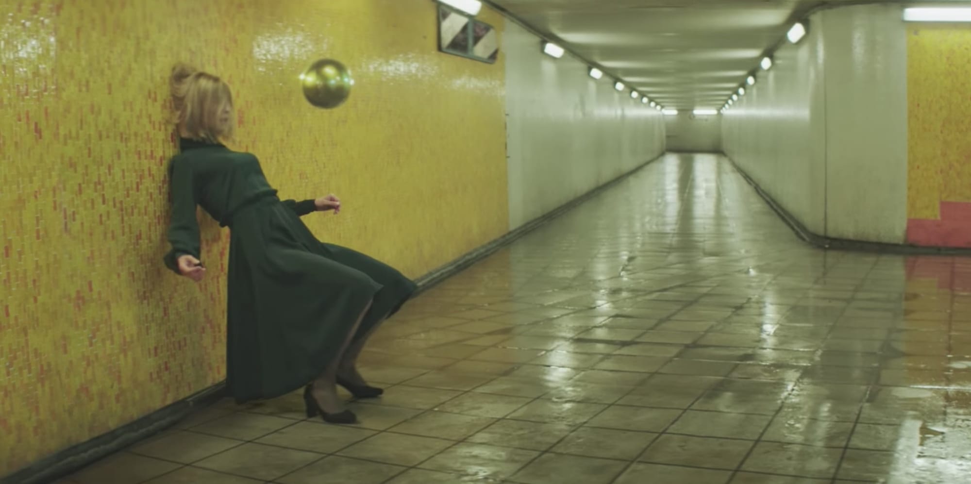 Кадр из клипа Voodoo in My Blood