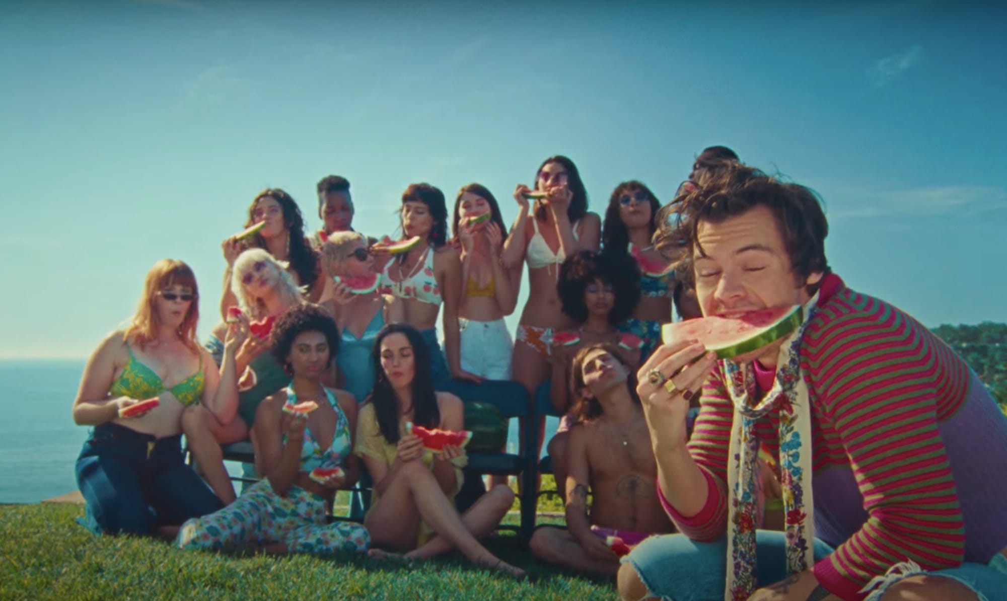 Кадр из клипа «Watermelon Sugar» — Harry Styles