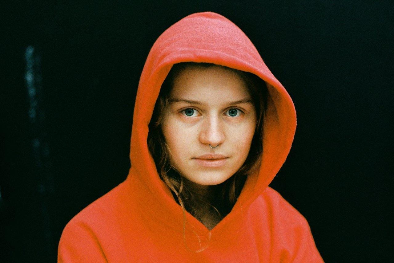 Иcполнительница Girl in Red