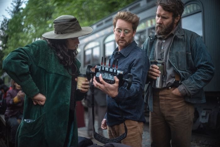 Режиссер Клинт Бентли и актеры