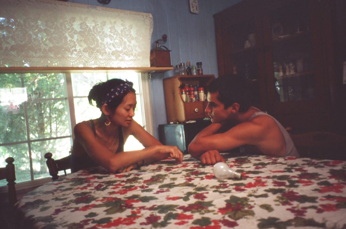 Хлоя Чжао на съёмках фильма «Песни, которым меня научили братья»