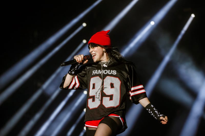 Билли Айлиш начинала, как независимый исполнитель, теперь сотрудничает с Universal Music Group