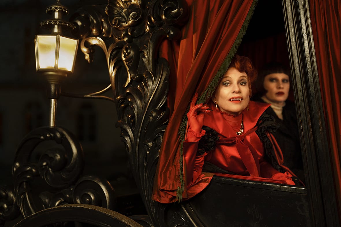 Кадр из фильма «Кровавая графиня»