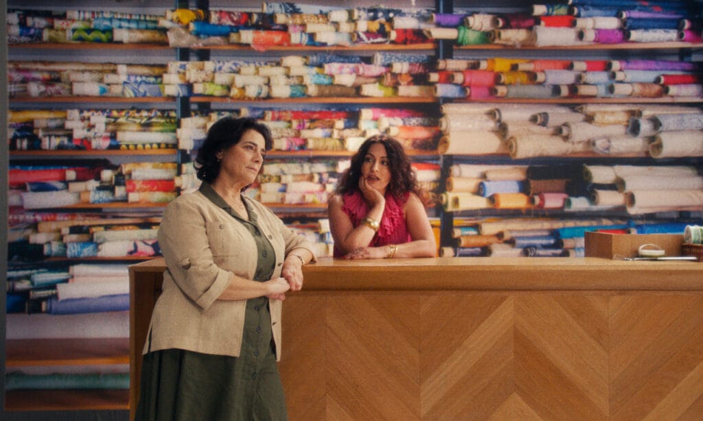 Кадр из фильма «Побеждают только бунтари»