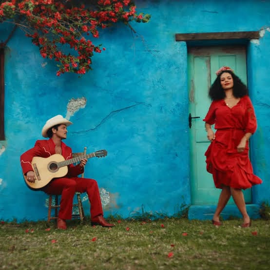 Кадр из клипа «Risk it all»