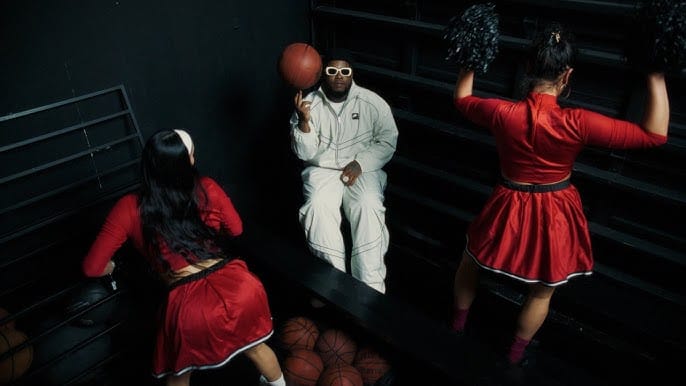 Кадр из клипа «Let’s Go Get Em»