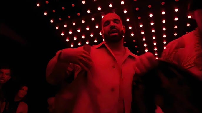 Drake в клипе «Dog House»