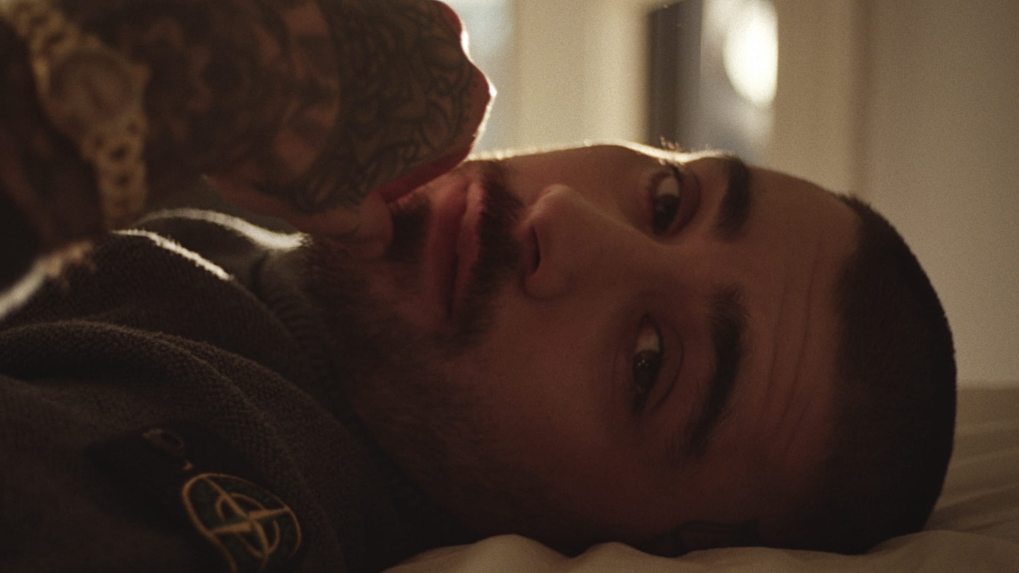 Кадр из клипа «Sideaways»