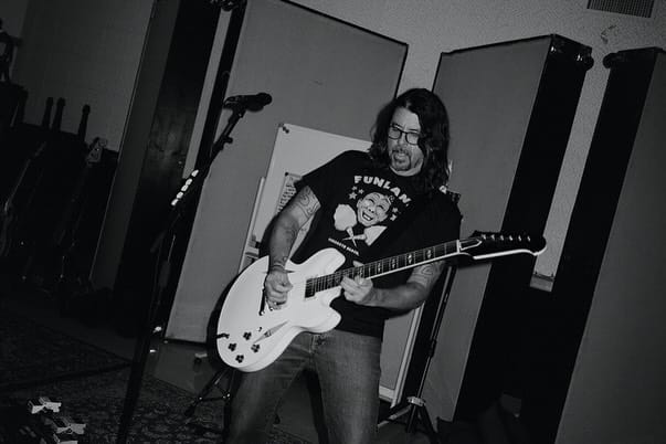 Дэйв Грол на записи альбома «Your Favorite Toy»