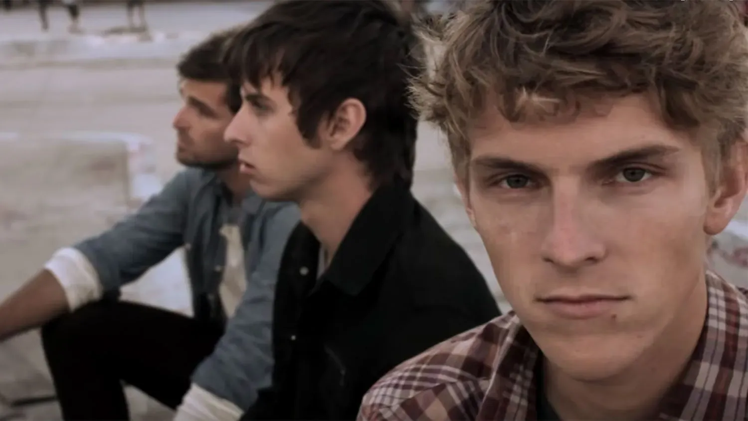 Кадр из клипа Foster The People «Pumped Up Kicks»