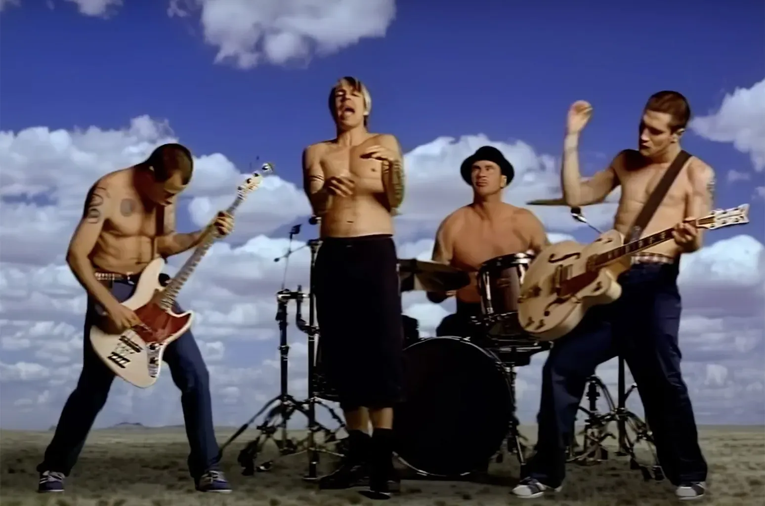 Кадр из клипа Red Hot Chili Peppers «Californication»