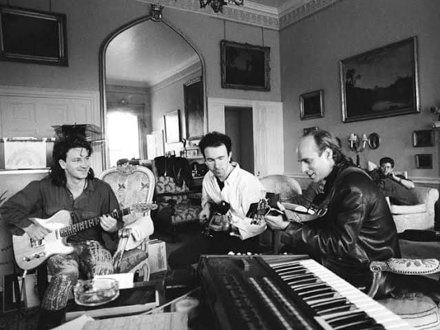 U2 и Brian Eno (крайний справа)
