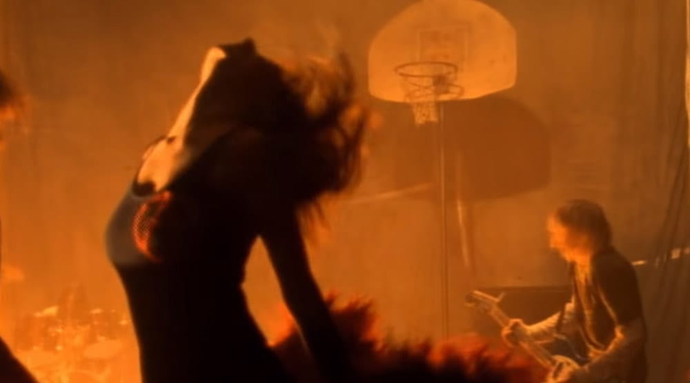 Кадр из клипа «Smells Like Teen Spirit»