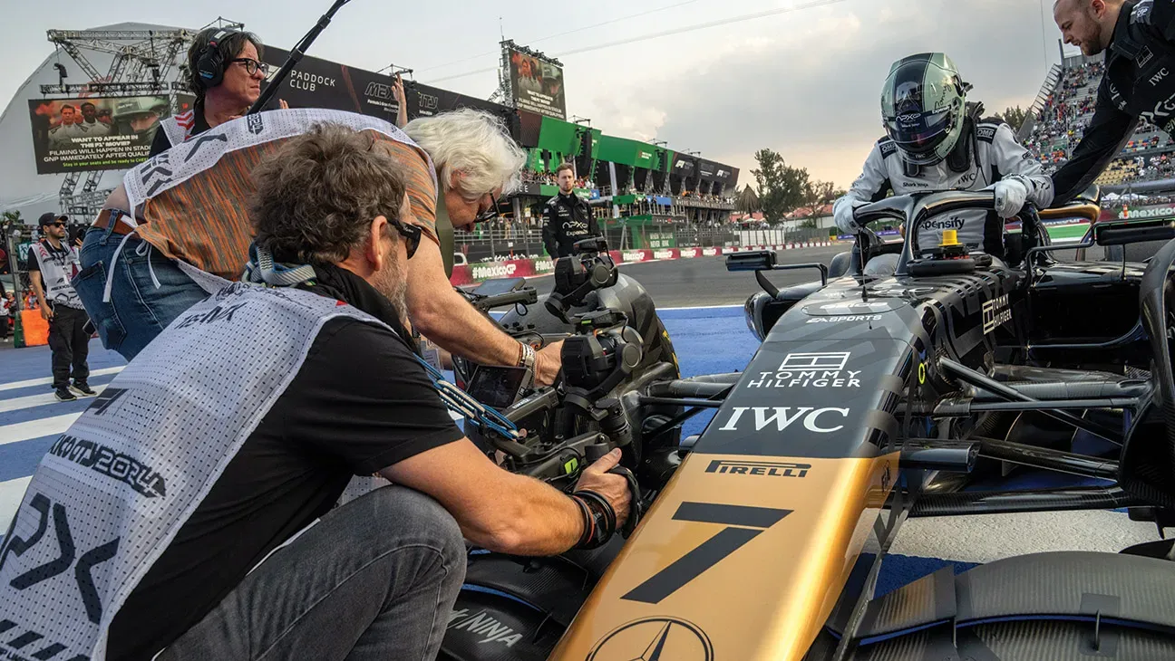 Кадр со съёмок фильма «F1»
