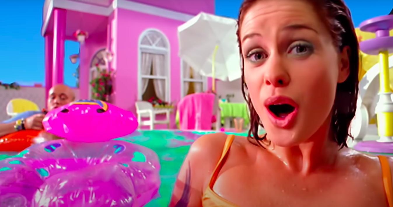 Кадр из клипа Aqua «Barbie Girl»