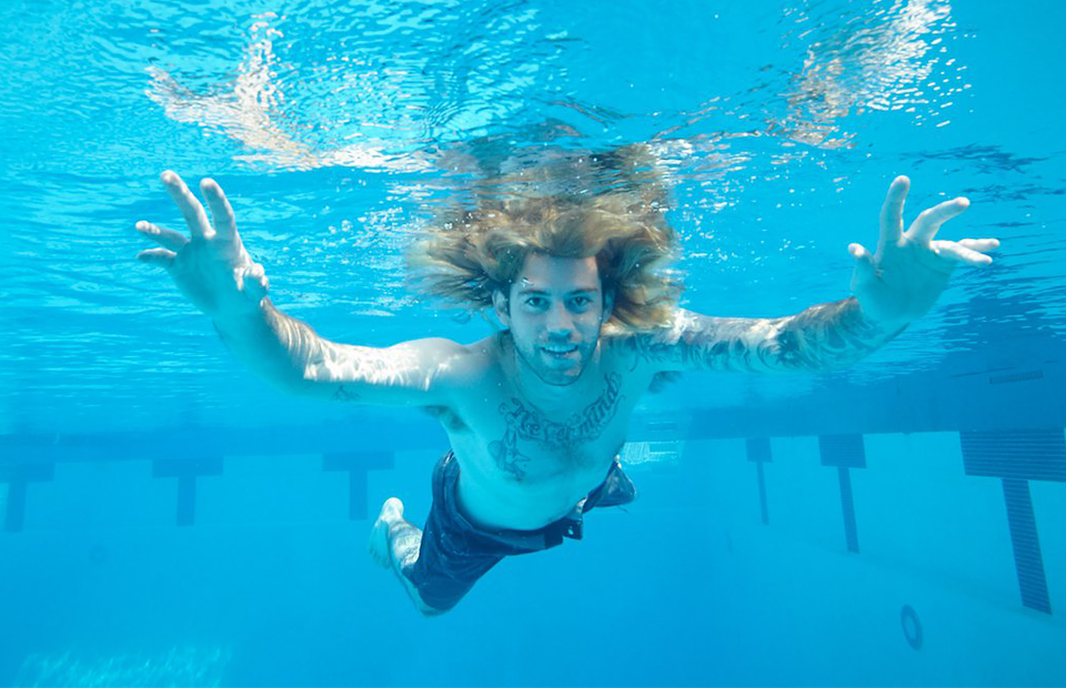 Спенсер Элден повторяет обложку «Nevermind» Nirvana
