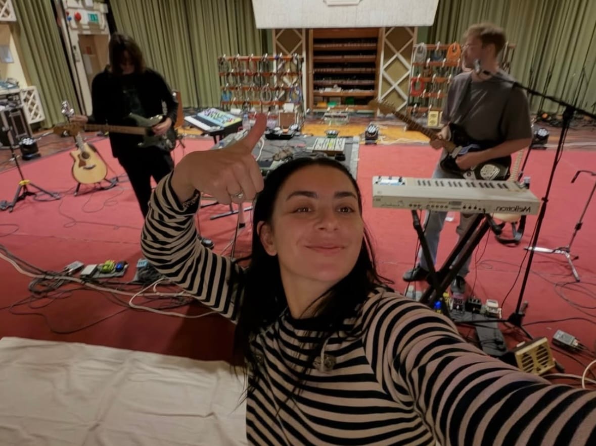 Charli XCX на записи альбома «Music, Fashion, Film»