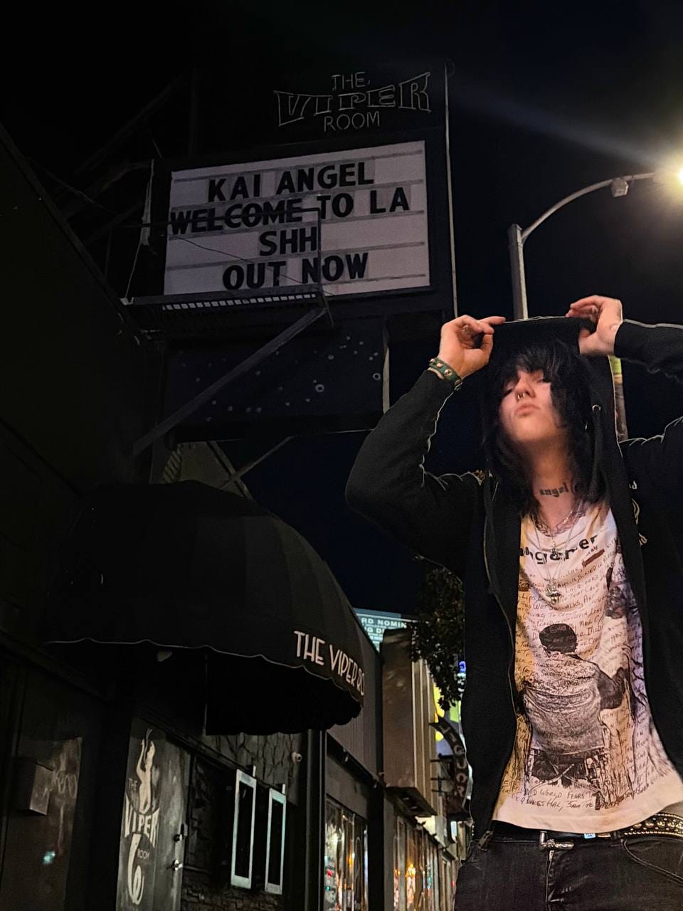 Kai Angel у клуба Viper Room