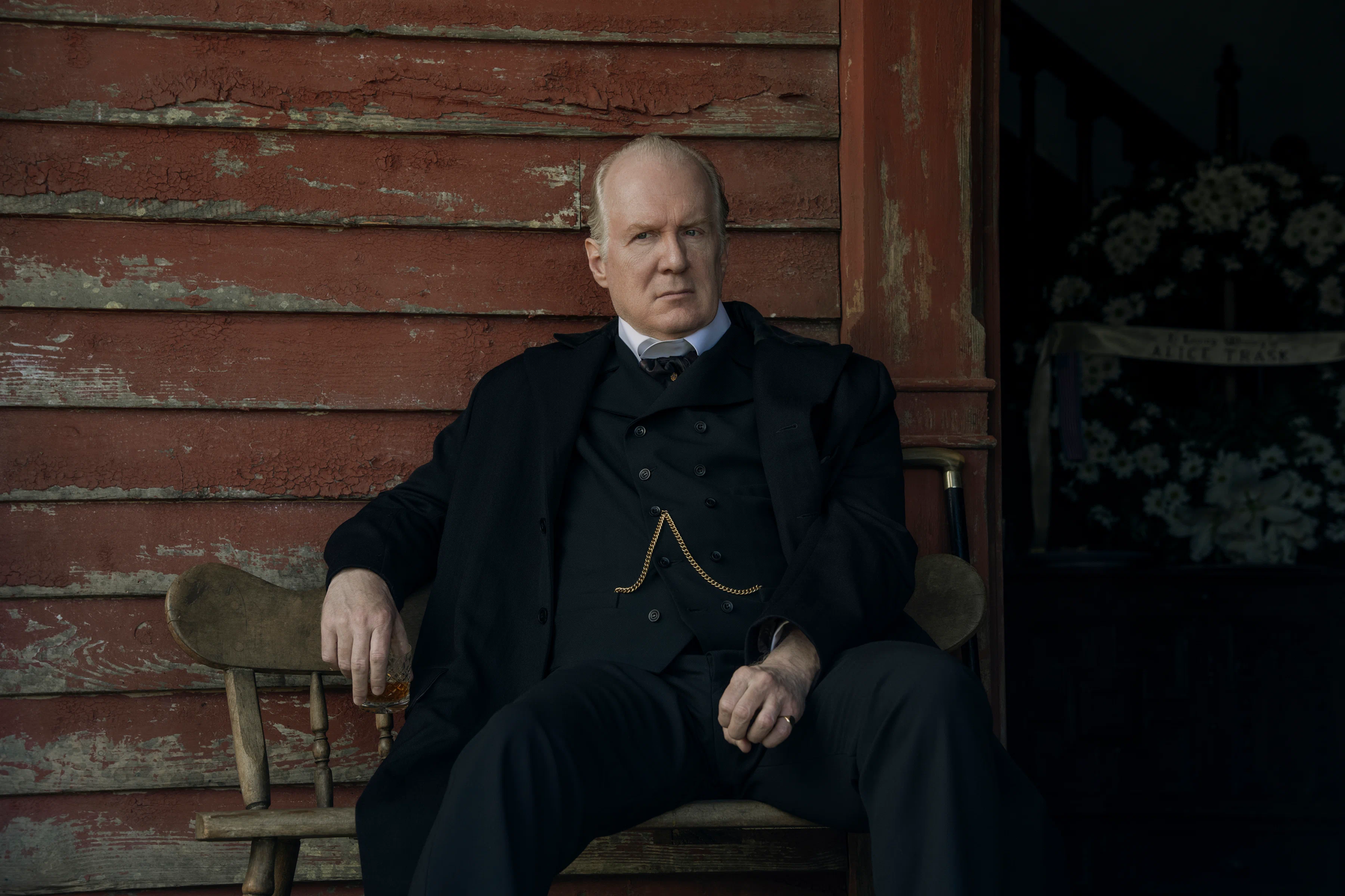 Кадр из сериала «К востоку от Эдема»