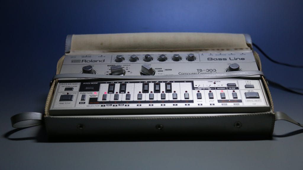 Roland TB-303: как создавался культовый басовый синтезатор