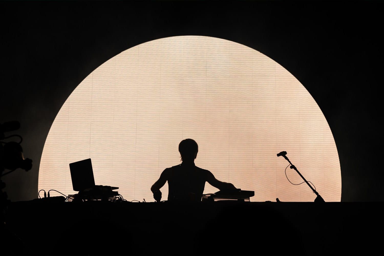 История техно