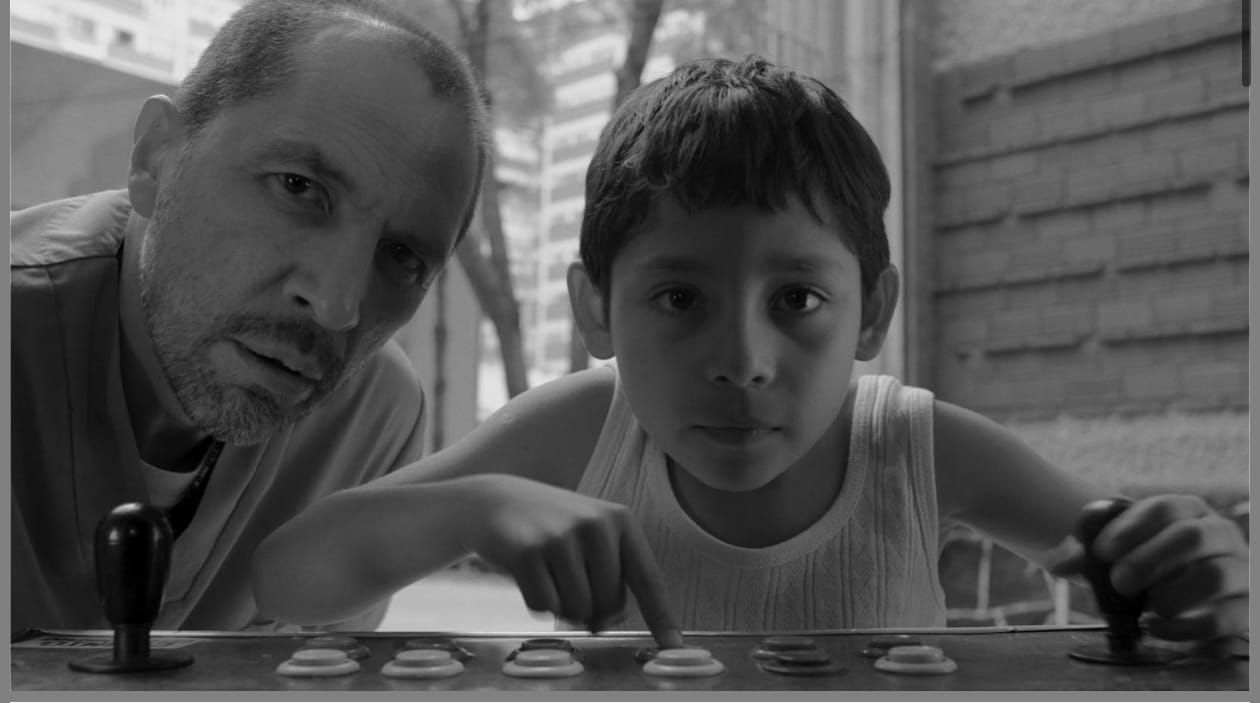 Кадр из фильма «Мухи»