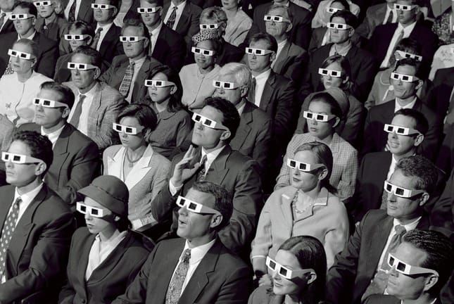 Зрители в 3D-очках