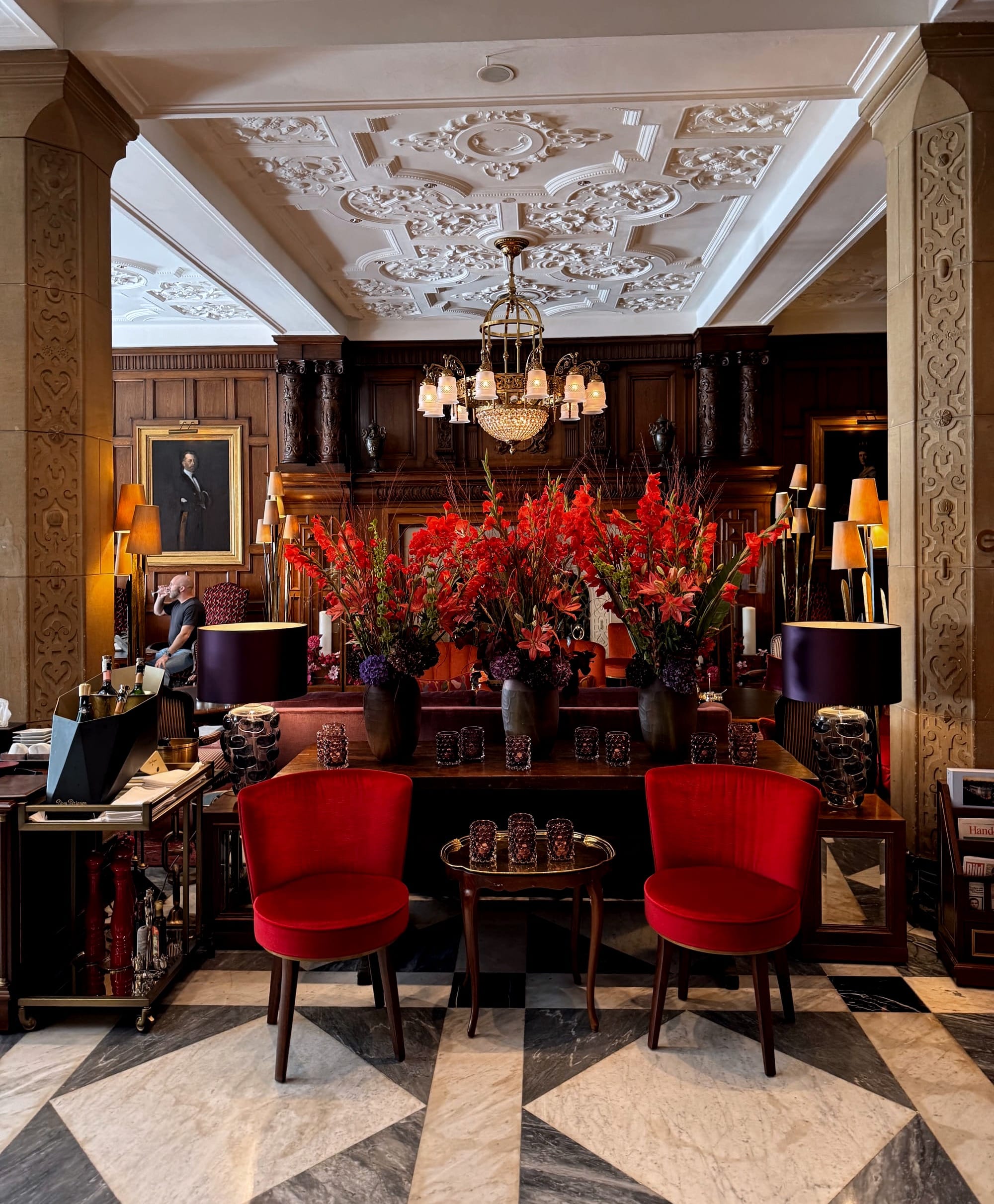 Wohnhalle Hotel Vier Jahreszeiten Hamburg