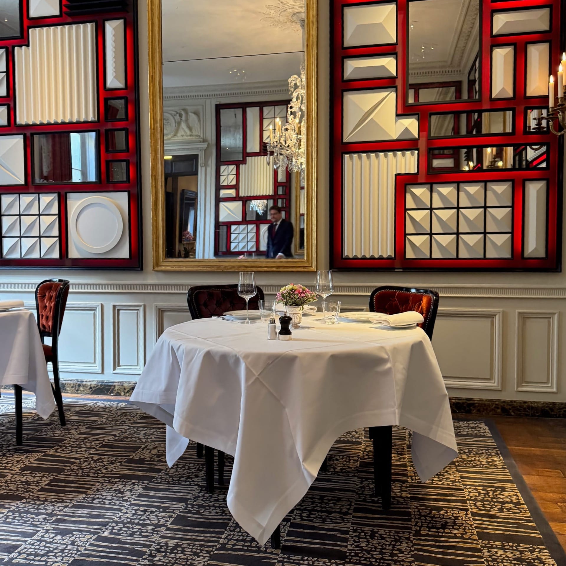 Dining room at Three-Star-Restaurant L'Ambroisie Paris