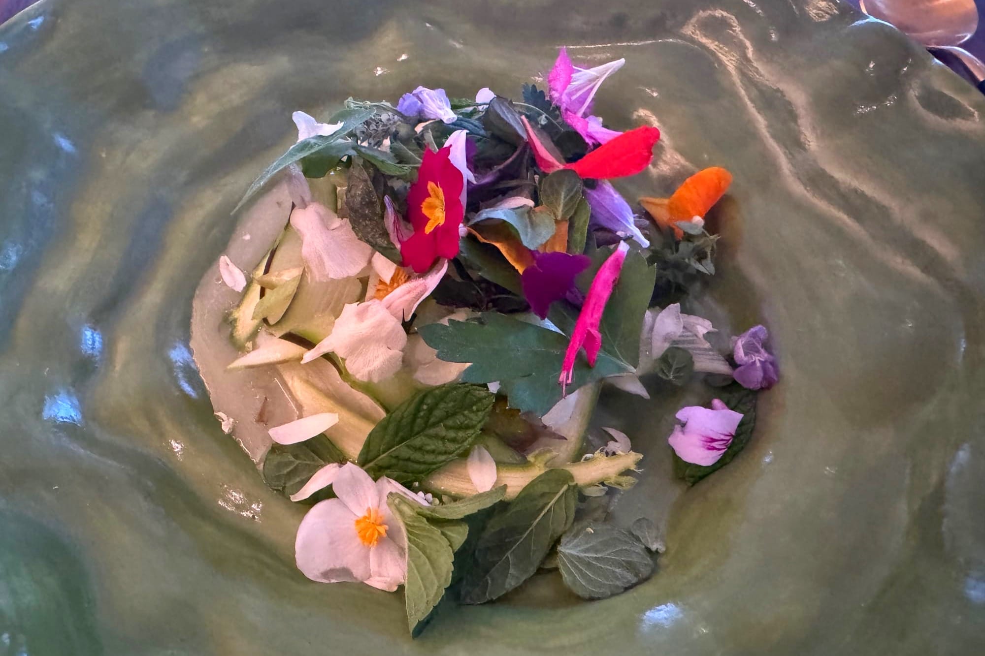asaparagus and flowers salad at Mirazur Menton