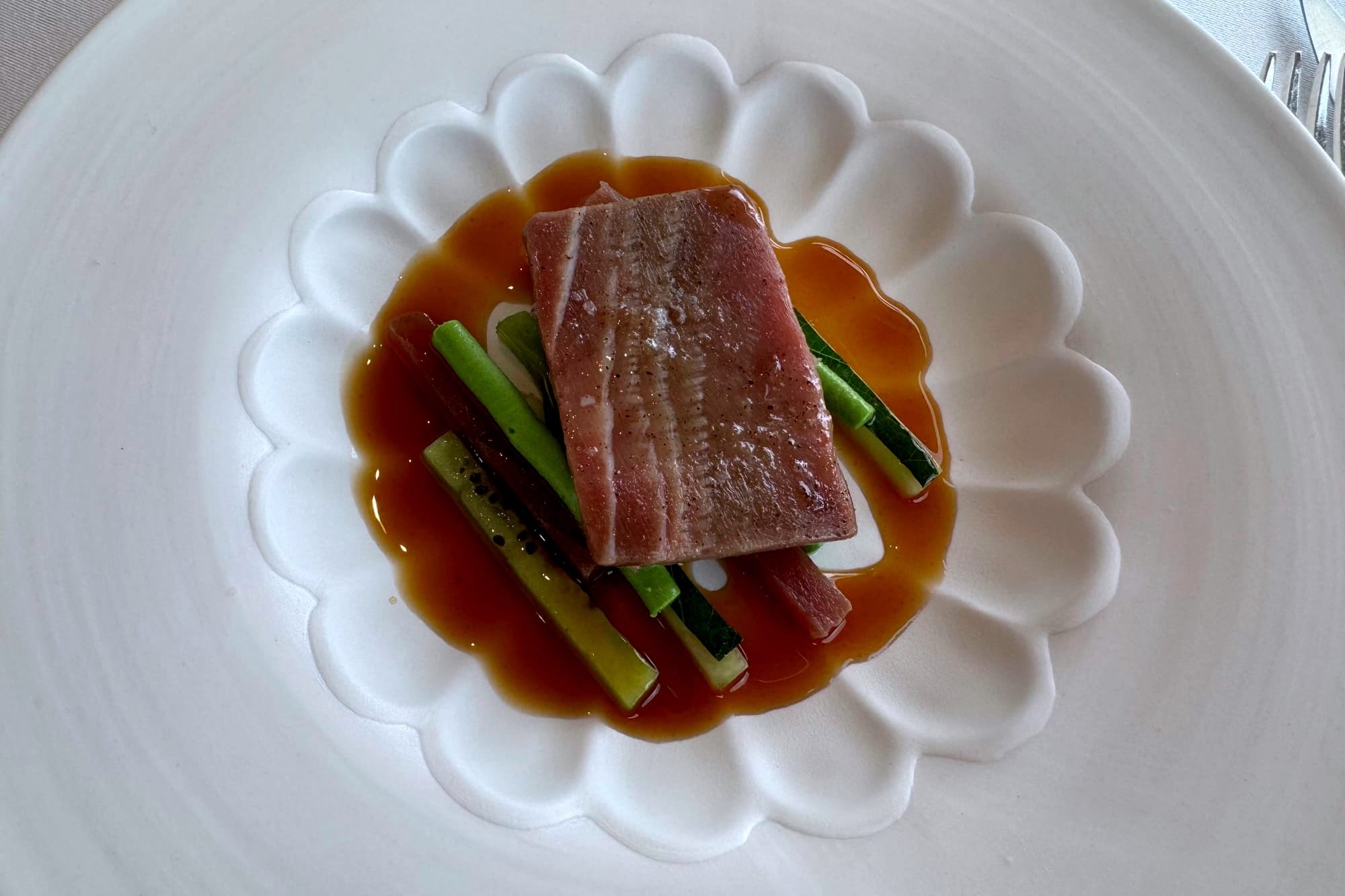 Red tuna with cucumber, kiwi, and shiso La Chèvre d’Or Èze