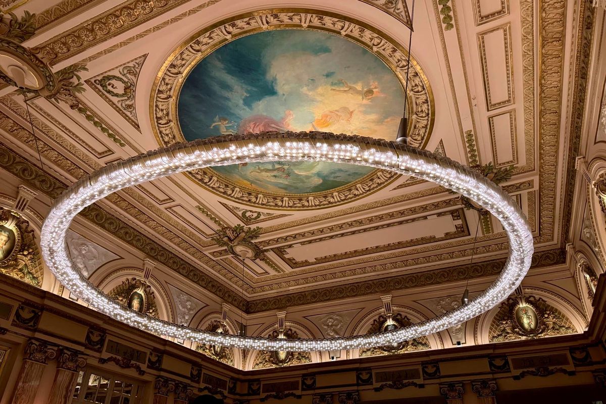 ceiling of the dining room at Louis XV Alain Ducasse in Monaco at the Hôtel de Paris