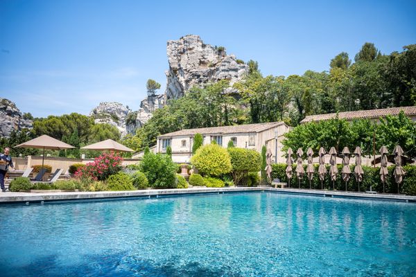 L’Oustau de Baumanière Review: Three Michelin Stars Beneath Les Baux-de-Provence