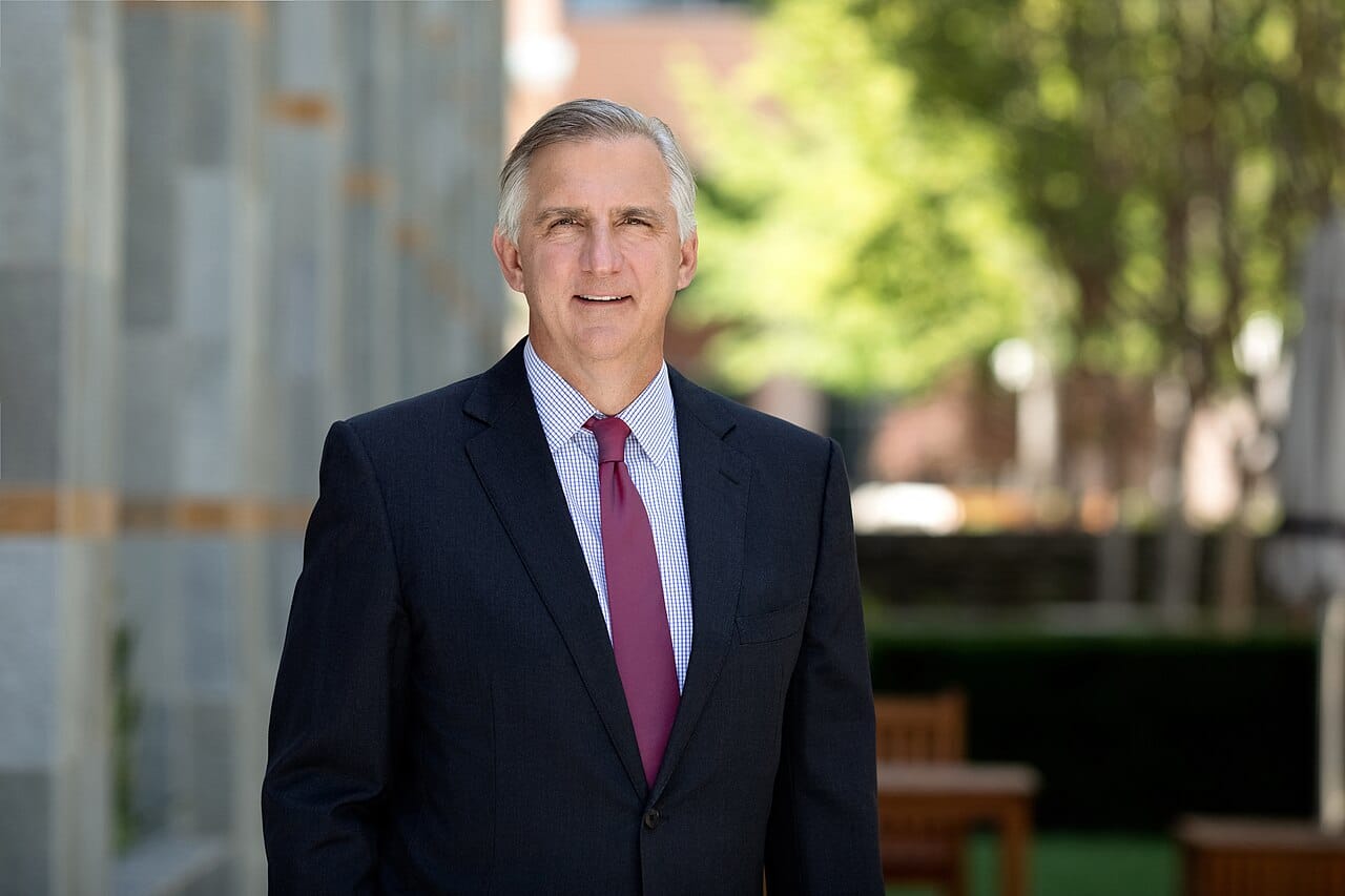 Robert A. (Bob) Bradway — 安进董事长兼首席执行官