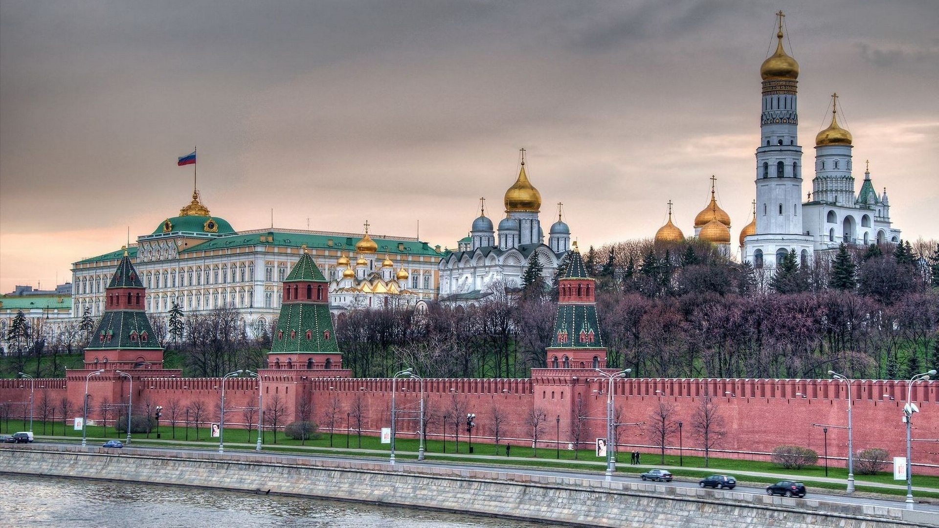 Covert Contact 56: Talking Russia, Trump, and the 2016 Election with William J. Tucker