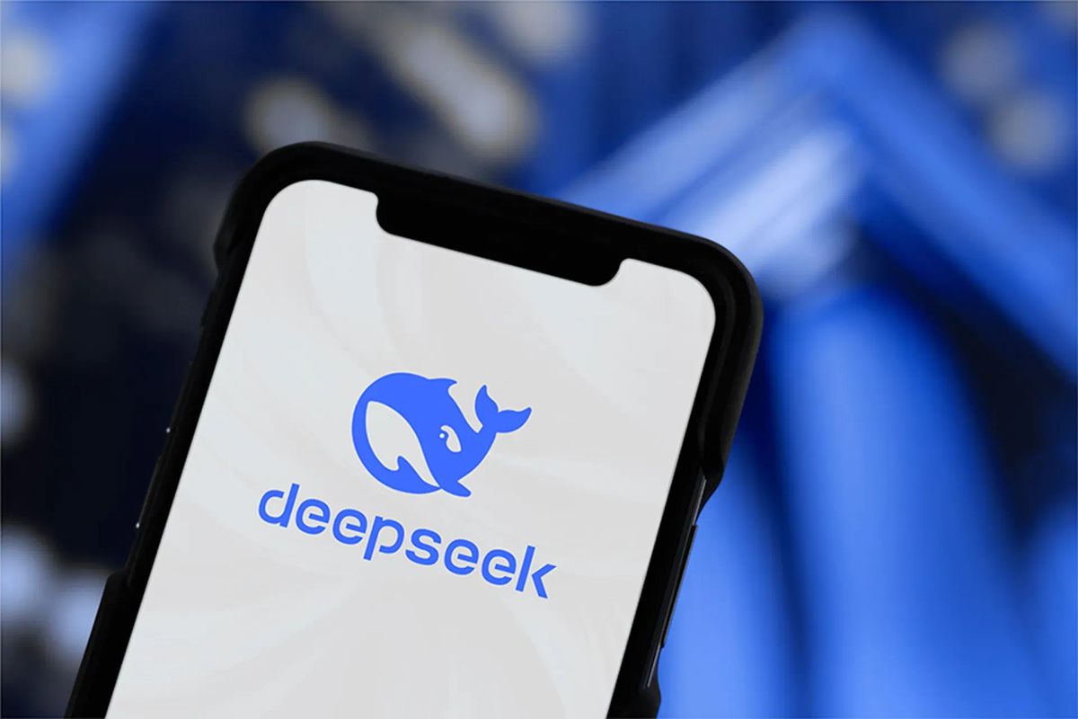 DeepSeek Releases an Updated R1 Model on Hugging Face